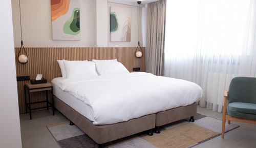 DOUBLE ROOM CITY VIEW