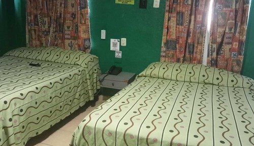 Habitación cuádruple estándar