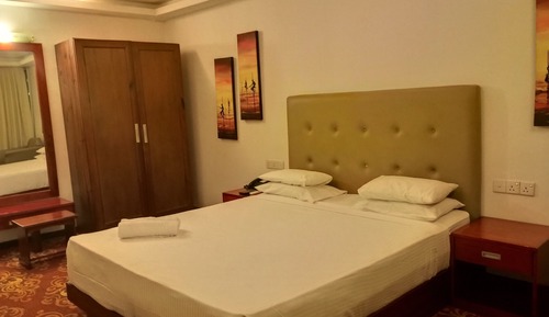 Habitación estándar doble, 1 cama de matrimonio, no fumadores, vistas al patio