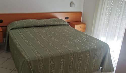 Habitación estándar con 1 cama doble o 2 individuales