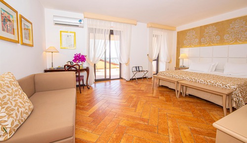 Habitación triple de lujo