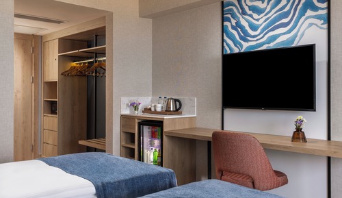 Trendy Room with 2 Single Beds, Sea View