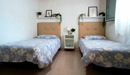 Habitación con 2 camas individuales