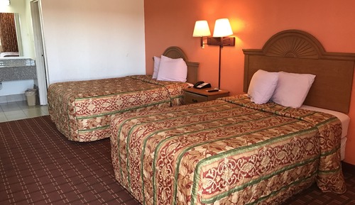 Habitación básica doble, 2 camas dobles, fumadores