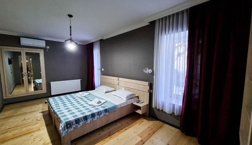 Habitación básica con 1 cama doble o 2 individuales
