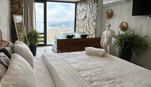 Bohemian Suite Room