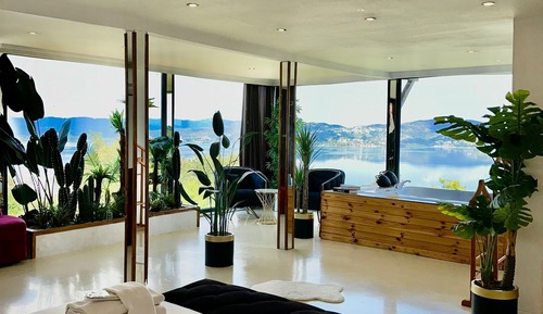 Infinity Suite Room