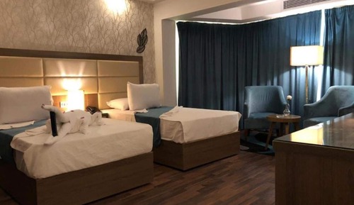 Suite familiar, 2 habitaciones, vistas a la piscina