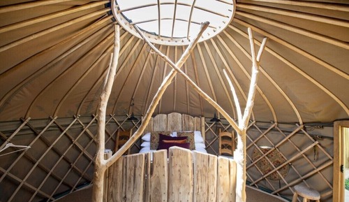Tienda romántica, varias camas (Dabinett Yurt)