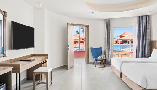 Habitación triple Deluxe, vistas al jardín