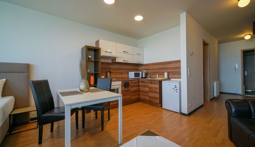 Flora Cozy Apartment by CHORS