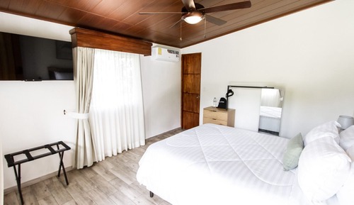 Cabaña estándar, 1 cama doble, no fumadores, vistas al jardín