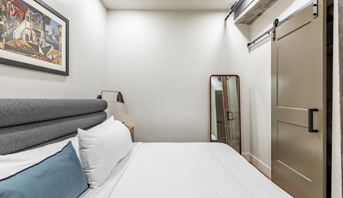 Apartamento de lujo, 1 cama de matrimonio grande con sofá cama