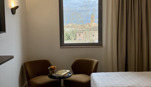 Suite clásica, 1 cama de matrimonio grande con sofá cama, vistas a la ciudad