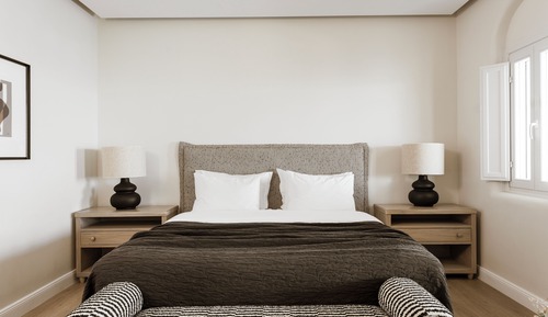 Executive Suite with sea view and swimming pool
