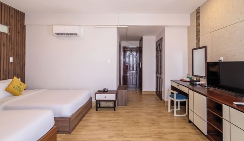 Habitación sénior, bañera, vistas a la ciudad
