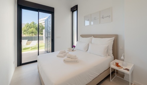 Apartamento, 2 habitaciones, vistas al jardín, planta baja