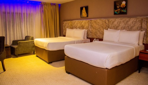 Habitación básica con 1 cama doble o 2 individuales
