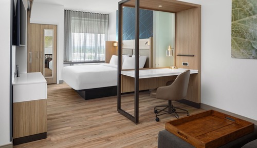 Suite, 1 cama de matrimonio grande (Mobility Accessible, Roll-in Shower)