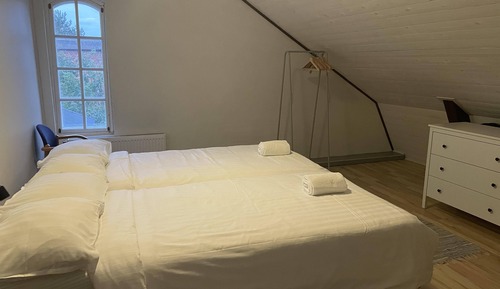 Habitación básica con 1 cama doble o 2 individuales