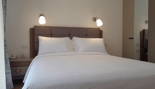 Habitación individual estándar, 1 cama de matrimonio, no fumadores, vistas a la montaña