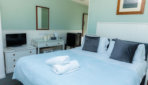 Habitación estándar con 1 cama doble o 2 individuales