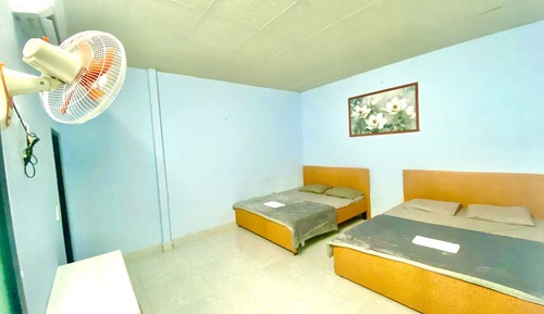 Habitación básica doble, varias camas