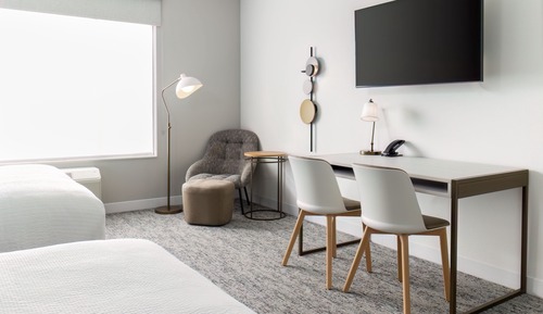 Estudio, 2 camas de matrimonio, en esquina (Hearing Accessible)