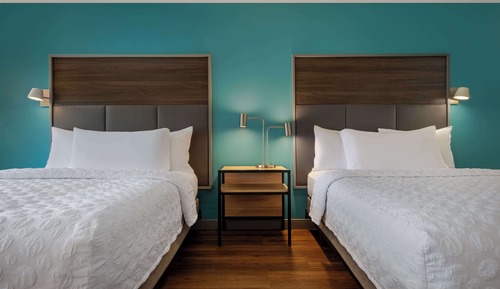 Habitación, 2 camas de matrimonio, accesible para personas con discapacidad, bañera