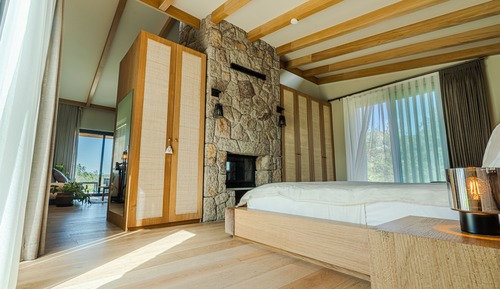 Suite Deluxe, bañera de hidromasaje, vistas al jardín