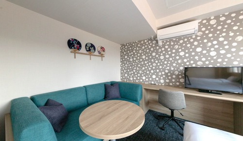 Habitación triple, fumadores
