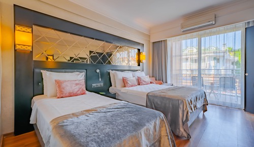 Habitación estándar con 1 cama doble o 2 individuales