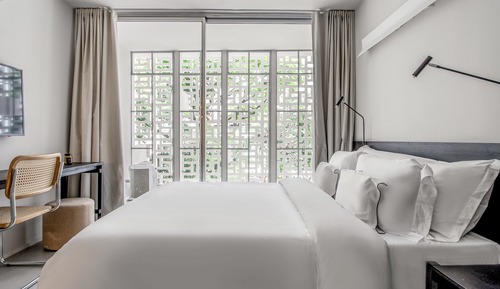 Estudio básico, 1 cama de matrimonio grande