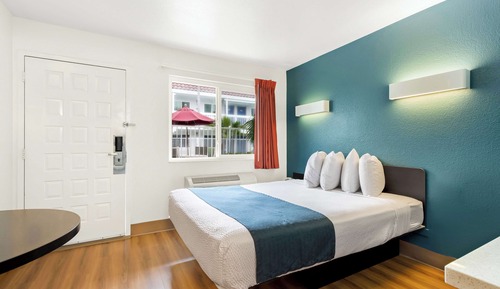 Habitación estándar, 1 cama de matrimonio, no fumadores, frigorífico y microondas