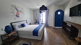 Deluxe Room, Jetted Tub