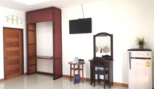 Habitación triple panorámica, balcón, vistas a la montaña