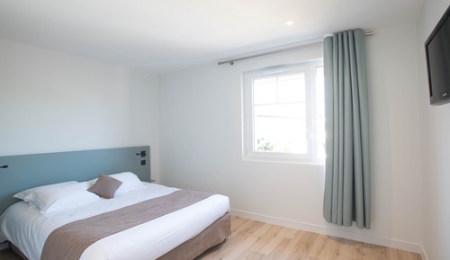 Apartamento familiar, 1 cama de matrimonio con sofá cama, vistas al patio
