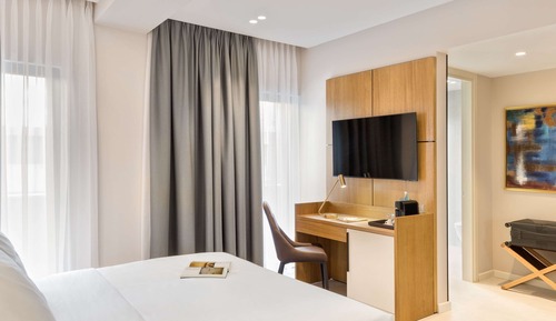 Privilege, Habitación, 1 cama de matrimonio grande, balcón