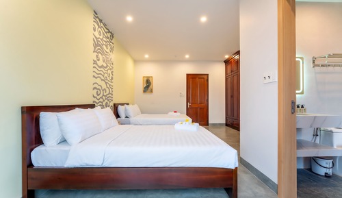 Habitación triple familiar, vistas a la piscina