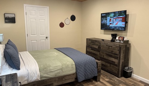 Habitación económica, 1 cama de matrimonio, patio, vistas a la montaña