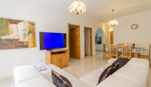 Family Apartment, 3 Bedrooms, 2 Bathrooms (Cotswold Sea Apart with 3 bdr at)