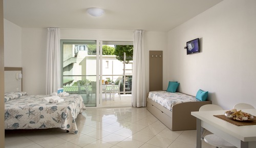 Estudio estándar, terraza, en una planta alta