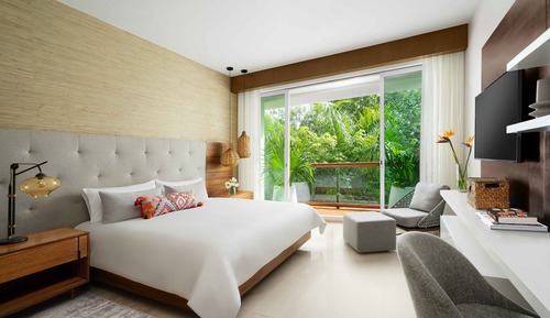 One-Bedroom Suite + Jungala Aqua Experience