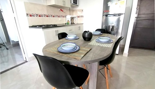 Apartamento familiar, 2 habitaciones, balcón, vistas al valle