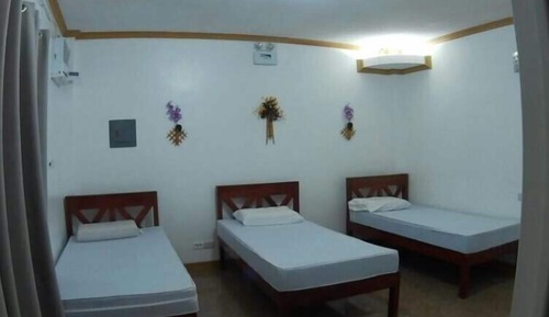 Habitación triple Deluxe, 1 habitación, vistas al jardín