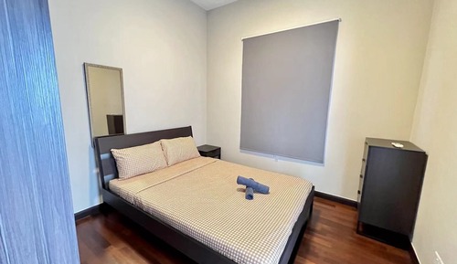 Apartamento familiar, 3 habitaciones, balcón, vistas al mar