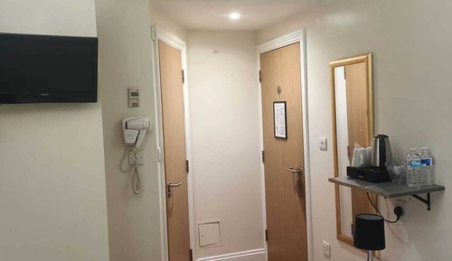 Habitación estándar con 1 cama doble o 2 individuales