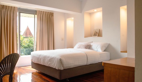 Deluxe Queen Room