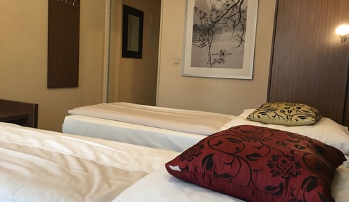 Habitación estándar con 1 cama doble o 2 individuales