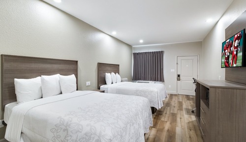 Habitación superior, 2 camas de matrimonio (Smoke Free)